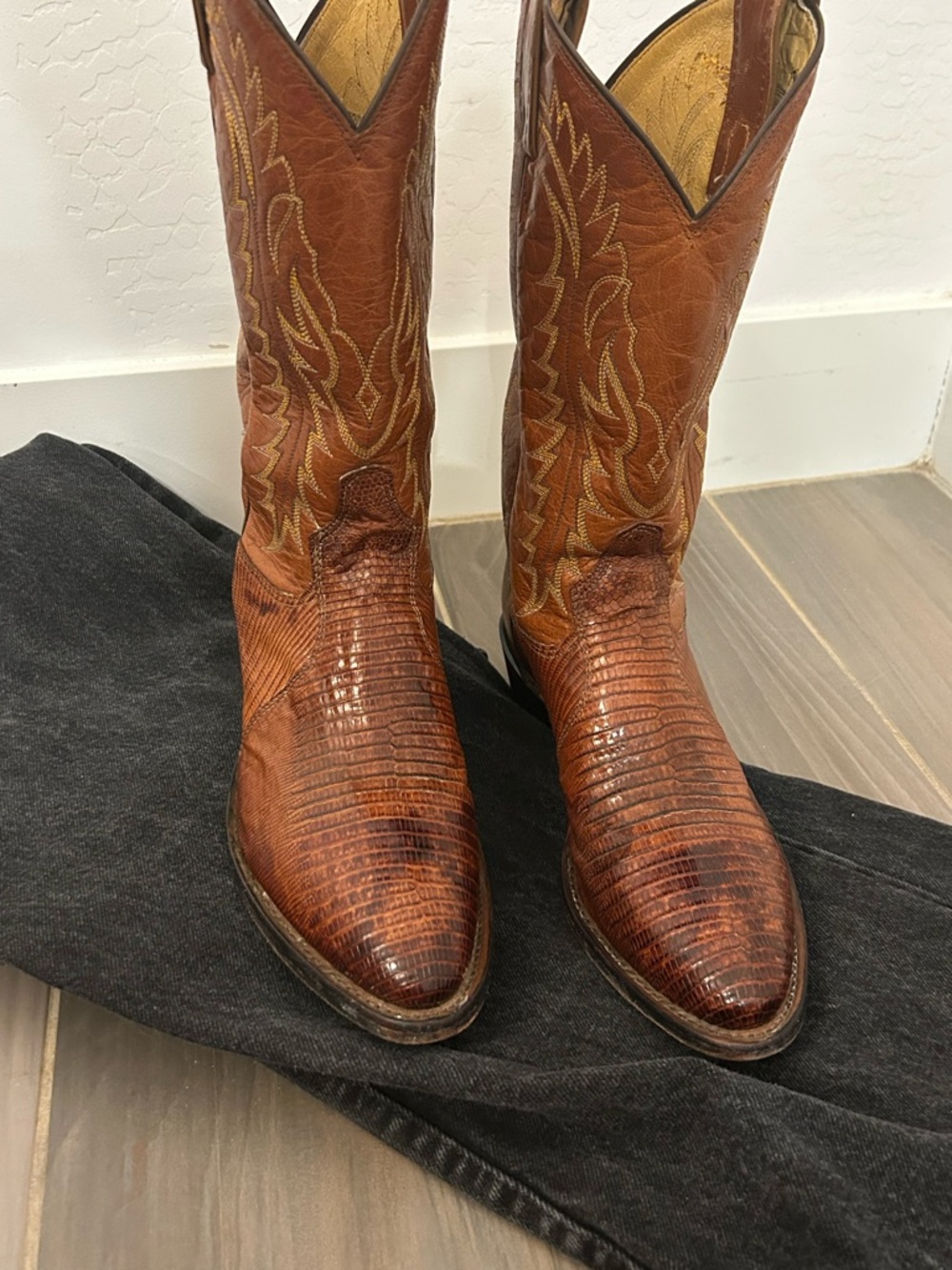 Tony Lama Exotic Lizard  Leather Western Cowboy Boots - Men's Classic style